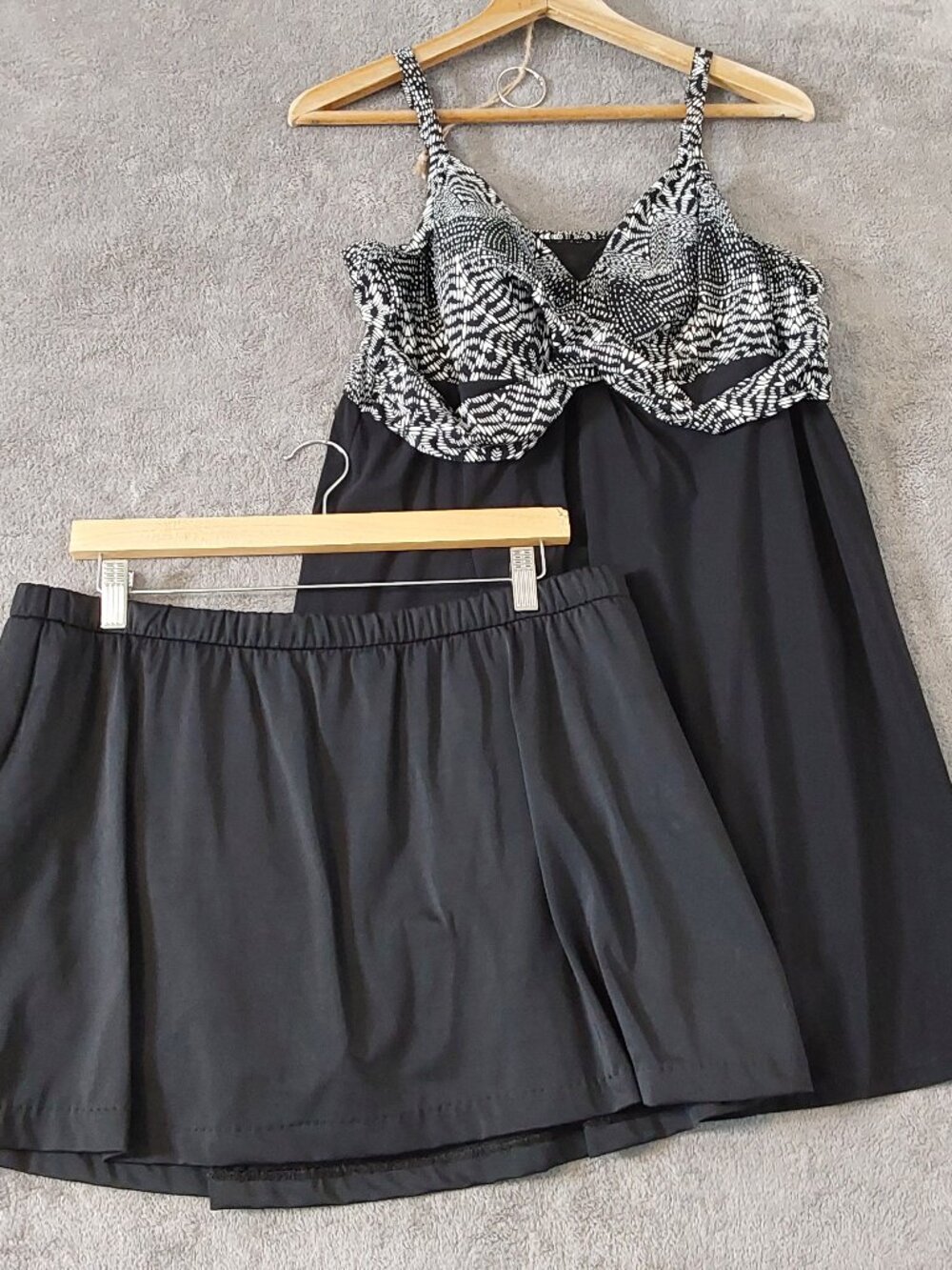 Maxine of Hollywood Black & White Tankini Swim Set Skirted Bottom Plus Size 20W